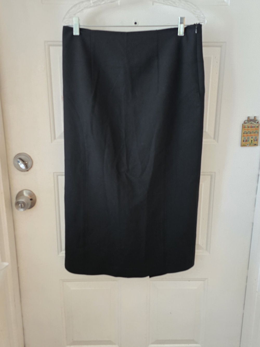 Zara Black Pencil Skirt - Classic Straight Silhouette